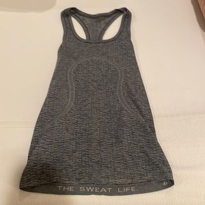 Lululemon tank